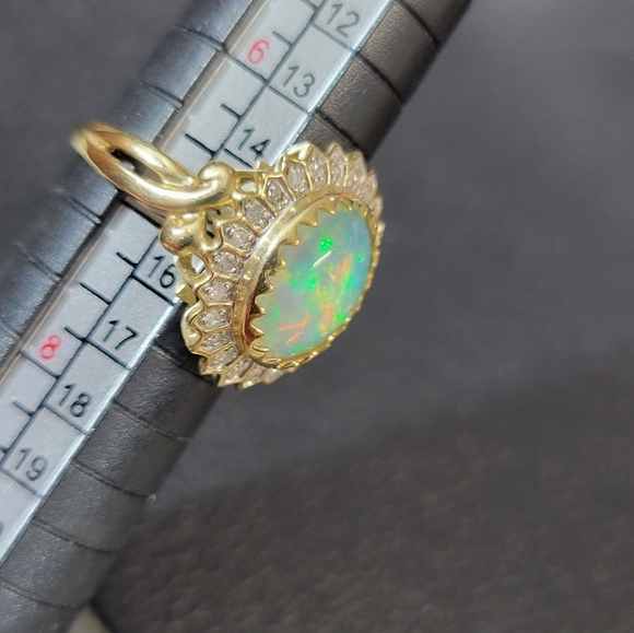 R437 10k Natural Opal and Diamond Ring.  Size7 - Picture 3 of 10